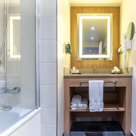 Aparthotel Paris Cdg Airport 4*