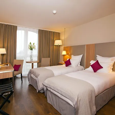 Aparthotel Paris Cdg Airport 4*