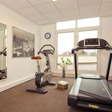 Aparthotel Paris Cdg Airport 4*