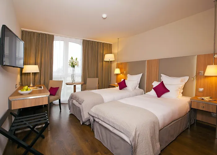 Aparthotel Paris Cdg Airport 4*