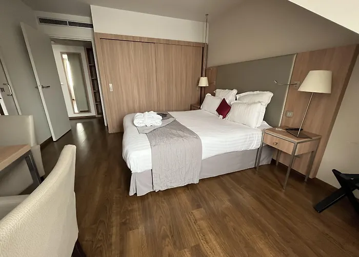 Aparthotel Résidence Paris Cdg Airport 4*