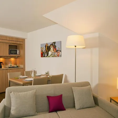 Paris Cdg Airport Apartmanhotel 4*