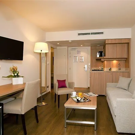 Paris Cdg Airport Apartmanhotel 4*